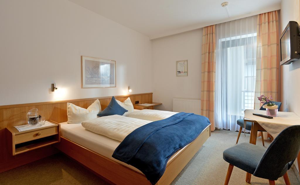 Hotel Garni Jennewein مايرهوفن الغرفة الصورة