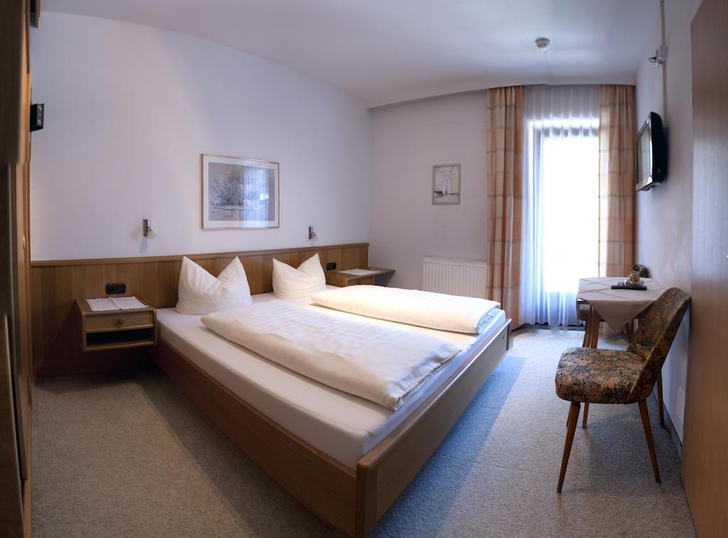 Hotel Garni Jennewein مايرهوفن الغرفة الصورة
